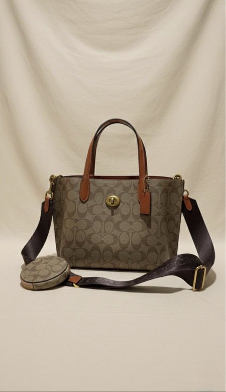 شنطة Coach حجم متوسط